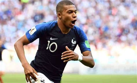 France Football Magazine chooses Mbappé as best French player of 2018