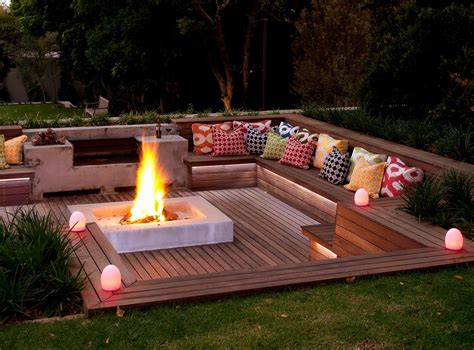 10+ Fire Pit On Deck Ideas – HOMYRACKS