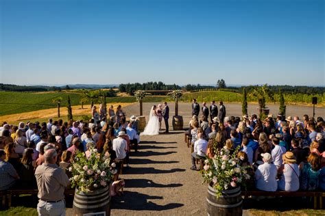 Top 14 Epic Wineries to Get Married at in Oregon - alesiafilms.com