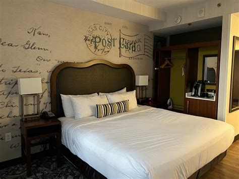 HOTEL INDIGO KANSAS CITY DOWNTOWN, AN IHG HOTEL $144 ($̶1̶9̶0̶ ...