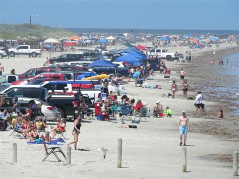 'It was a jungle out there': Port Aransas local takes photos of crowded ...