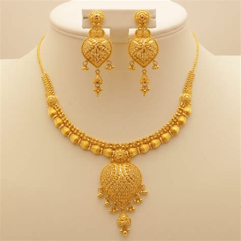 Related image | Gold bridal necklace, Gold necklace designs, Gold ...