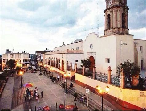 Hermosa postal d Valparaiso. | Beautiful places, Street view, Travel