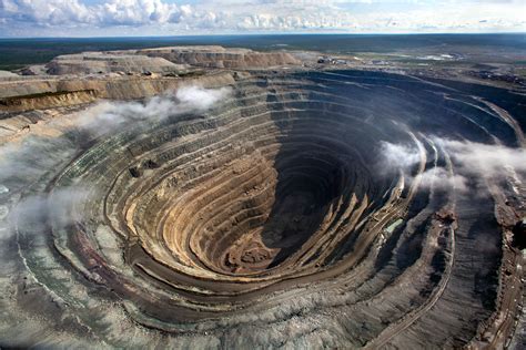 War in Ukraine: US imposes sanctions on Russian diamond giant Alrosa ...