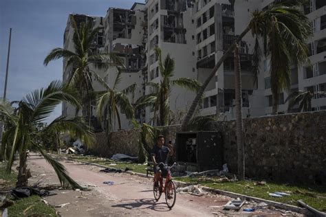 Stunning satellite images show the damage to Acapulco from Category 5 ...