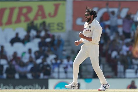 Ravindra Jadeja Bowling Video: The Indian All-rounder Makes a Stellar ...