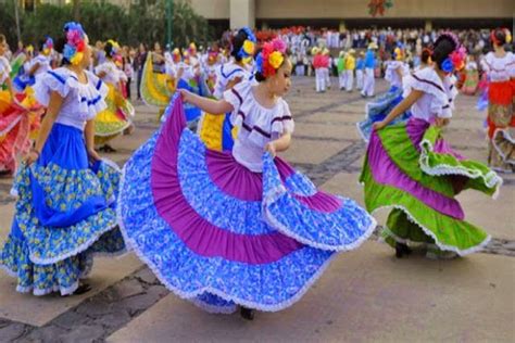 Trajes tipicos colombianos, Vestuario de sinaloa, Traje tipico de nayarit