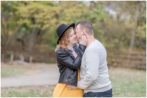 Pumpkin Patch Maternity at Roca Berry Farm - Amy Maly Photography