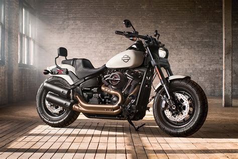 Harley-Davidson Merges Dyna & Softail Lines for 2018 - Asphalt & Rubber