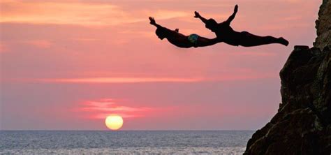 mexico cliff divers at night | Acapulco, Cliff diving, Mexico