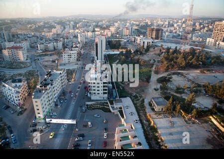 Ramallah, West Bank, Palestinian Territory. 9th Apr, 2015. Palestinian ...