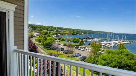 Watkins Glen Harbor Hotel Guest Rooms | Finger Lakes Accommodations