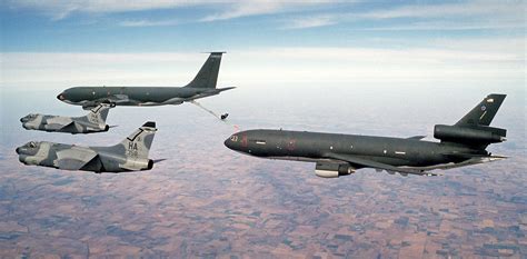 Boeing KC-135 Stratotanker aerial refueling a McDonnell Douglas KC-10 ...