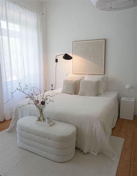 10 Minimalist Bedroom Decor Ideas