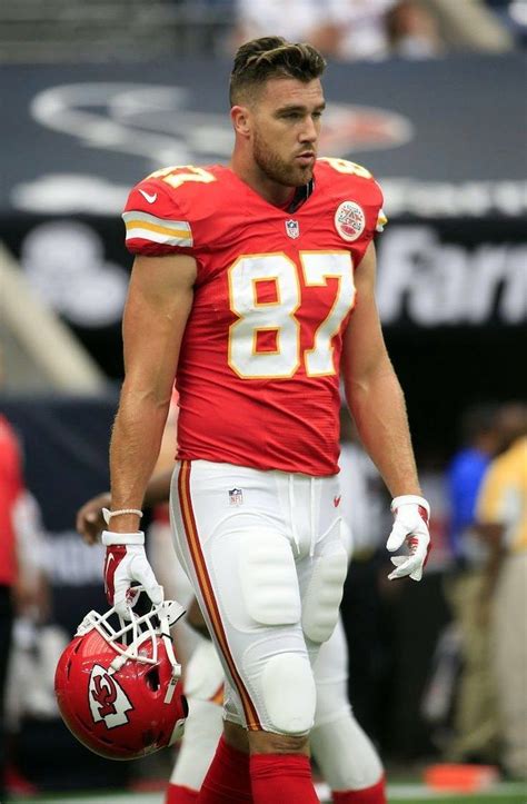 Travis Kelce | Travis kelce, Kc chiefs football, Nfl football players