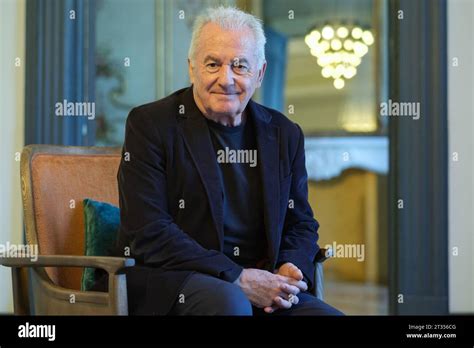 Singer Victor Manuel poses during the portrait session at the Palacio ...