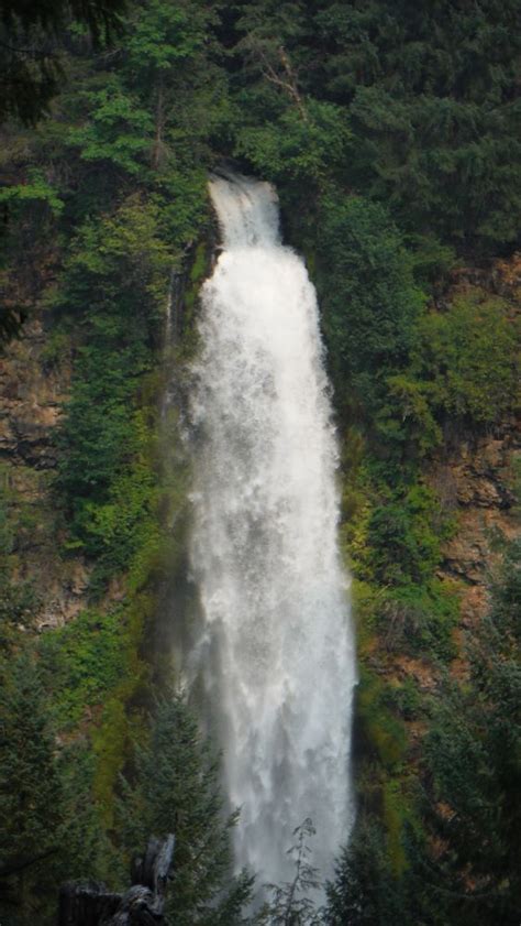 Mill Creek Falls - World of Waterfalls