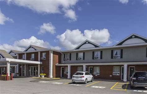 Gander Airport International Department Lounge Becomes Tourist Spot