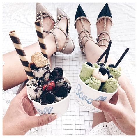 Li-Chi Pan ☁️ on Instagram: “Left or right? 😍 Oreo & Matcha ice-cream ...