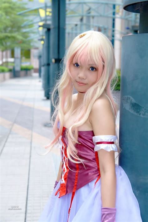 Pretty Asian girl shows us how to cosplay! (32 pics) - Izismile.com