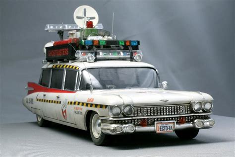 1:25 Ghostbusters ECTO-1A Model Kit | AMT750M | AMT