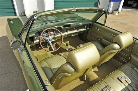 1968 PONTIAC GTO CONVERTIBLE - Interior - 138432