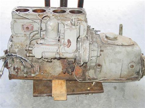 Old Marine Engine: Buda DA Navy diesel, experience and gear reduction