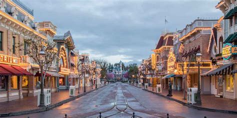 Main Street, U.S.A at Disneyland Park - What You Need to Know ...