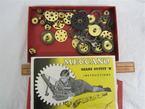 VINTAGE MECCANO GEARS OUTFIT WITH BOX - Schmalz Auctions