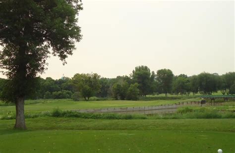 Riverwood Golf Course - Golf course in North Dakota