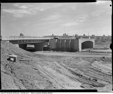 The history behind the construction of Highway 401 in Toronto