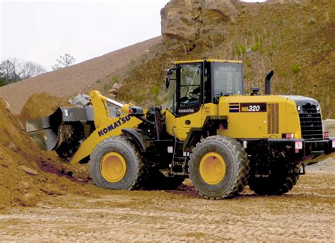 Komatsu WA270-7 wheel loader features 10-percent decrease in fuel ...