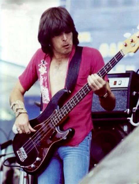 Cliff Williams, bassist of AC/DC. | Acdc, Cliff williams, Angus young