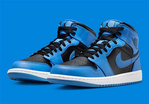 Air Jordan 1 Mid "University Blue" DQ8426-401 | SneakerNews.com