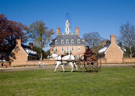 Williamsburg, Virginia (A Visitor's Guide)