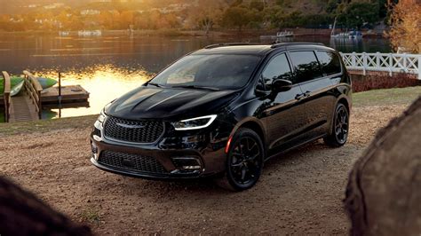 2024 Pacifica Chrysler Photos and Videos - MotorTrend