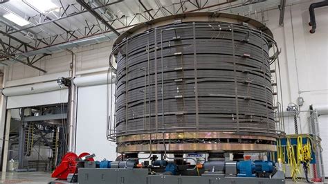 World's most powerful magnet begins journey to heart of giant fusion ...