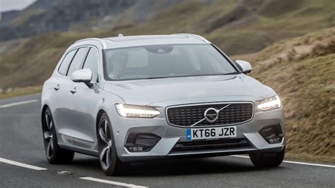 Volvo V90 R-Design 2017 review | Auto Express