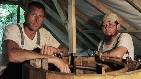 How Does the Cast of Moonshiners Evade the Law so Well? - TVovermind