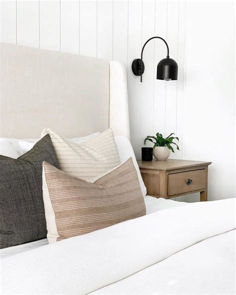 26 Stylish Yet Functional Reading Light for Bed Ideas