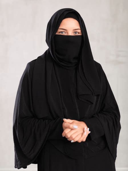 13,159 Burka Royalty-Free Images, Stock Photos & Pictures | Shutterstock