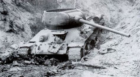 Knocked out Northkorean T-34/85 | Korean war, War, Military