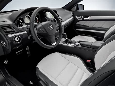 Mercedes-Benz E-Class Cabriolet - Interior | Caricos