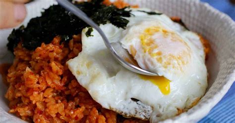 Korean food photo: my kimchi fried rice (kimchi bokkeumbap: 김치볶음밥) on ...