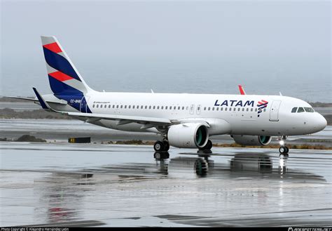 CC-BHB LATAM Airlines Chile Airbus A320-271N Photo by Alejandro ...