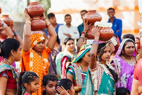 Traditional Dresses of Gujarat: Vibrant, Colourful and Mesmerizing