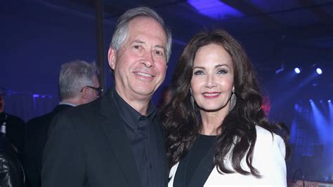 Inside Lynda Carter's Relationship With Husband Robert Altman