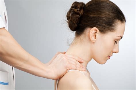 10 Tips on How to Massage Shoulder Pain | LaptrinhX / News