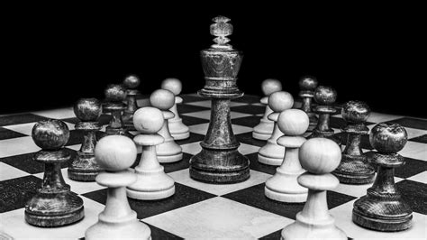 chess black white chess pieces king chess board 4k HD Wallpaper