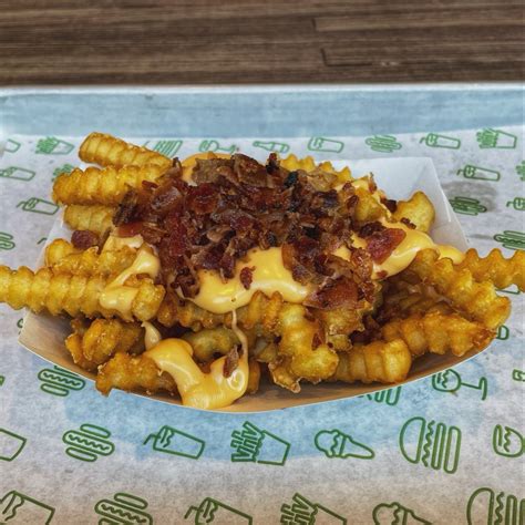 Shake Shack Sport Pepper Cheese Fries | #HackTheMenu